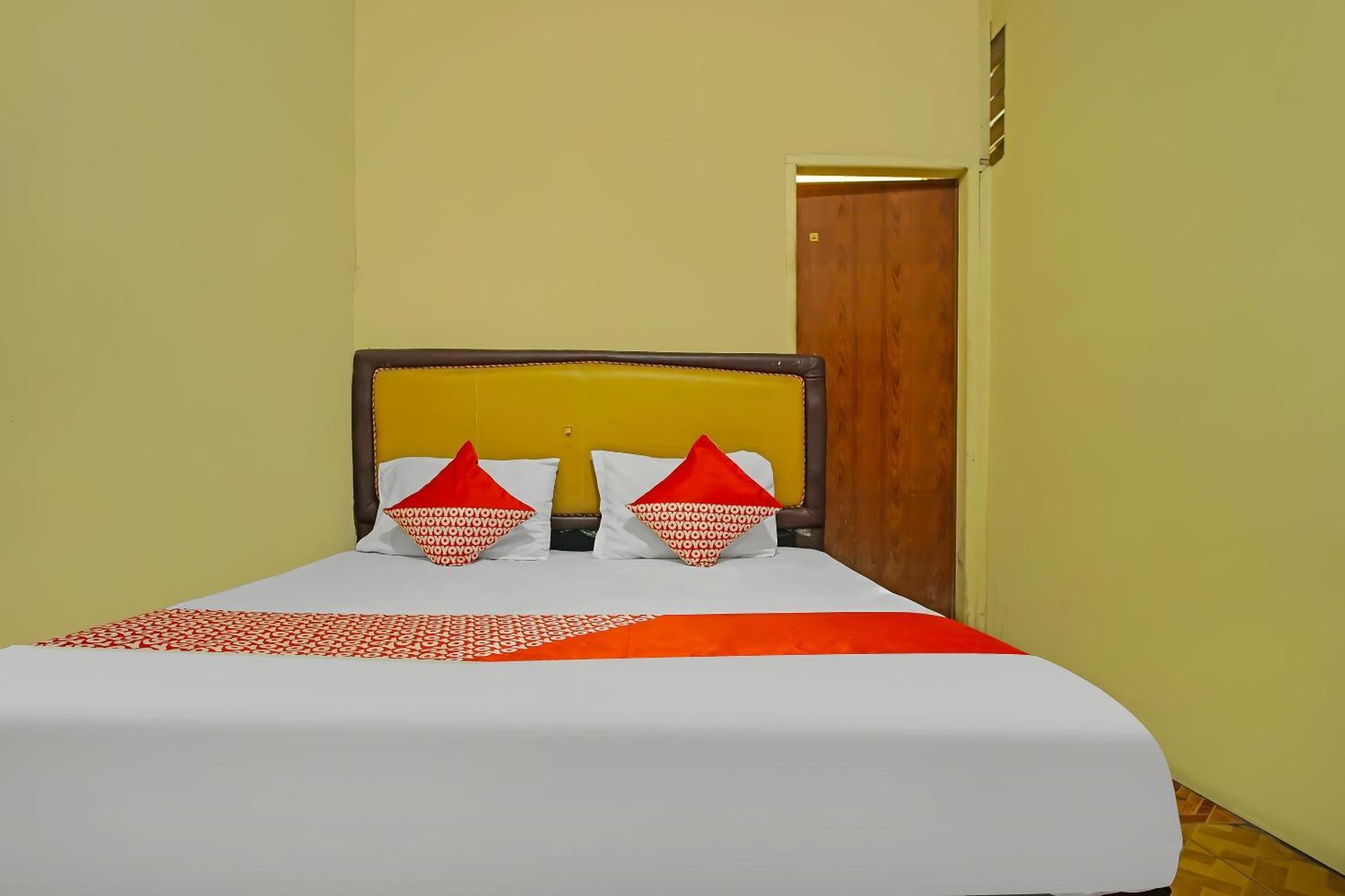 Oyo 92577 Hotel Sidikalang Near Kejaksaan Negeri Dairi Exteriör bild