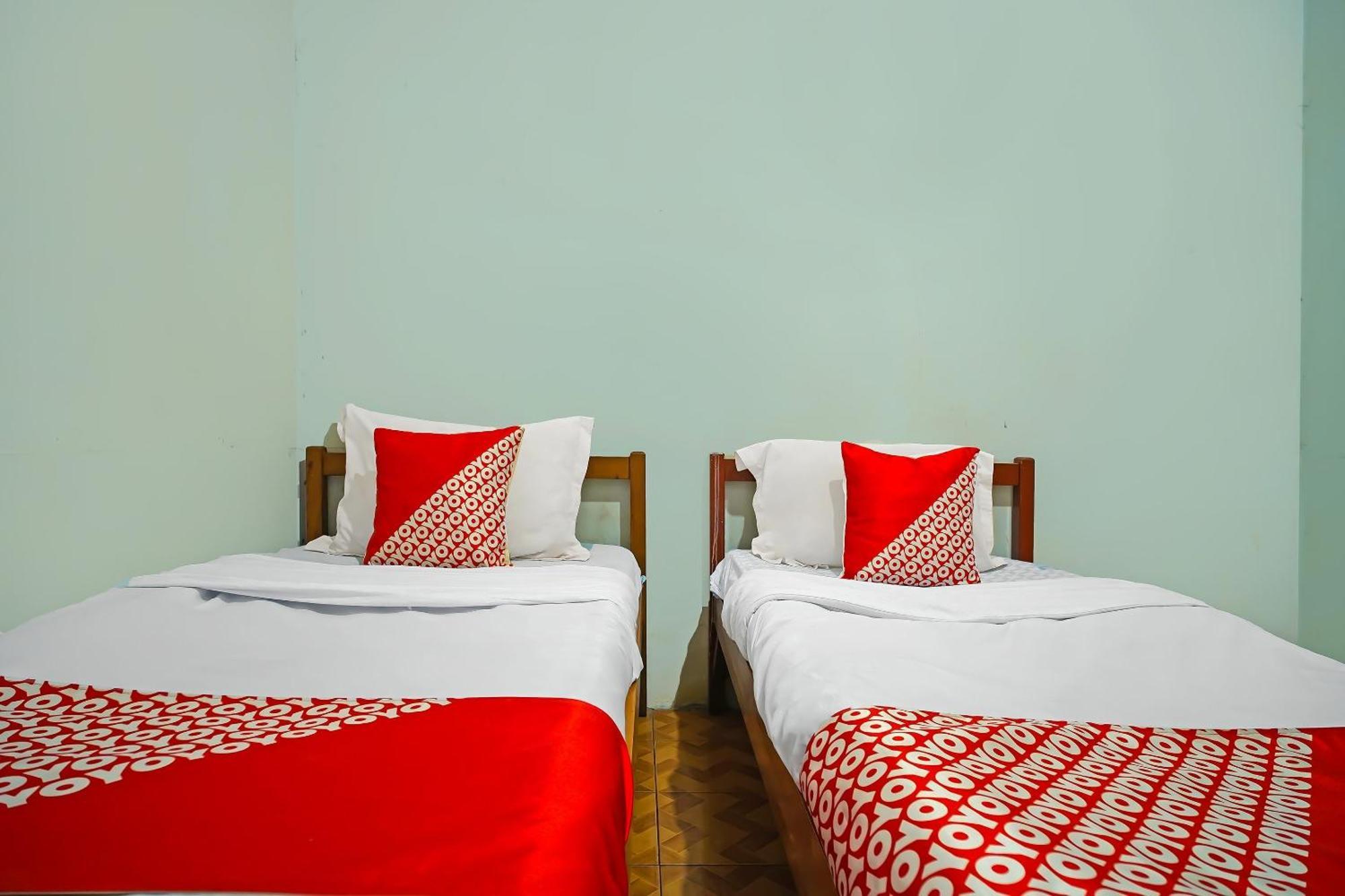 Oyo 92577 Hotel Sidikalang Near Kejaksaan Negeri Dairi Exteriör bild