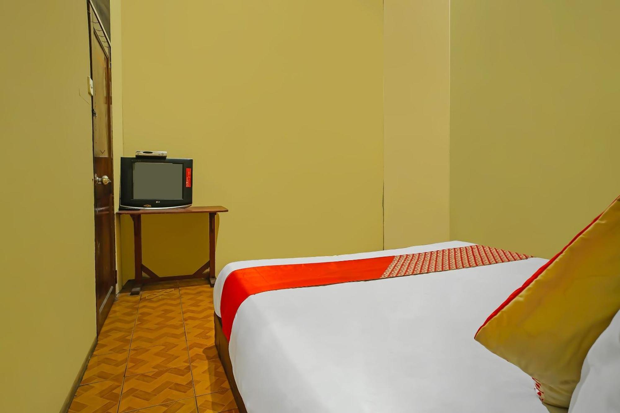 Oyo 92577 Hotel Sidikalang Near Kejaksaan Negeri Dairi Exteriör bild