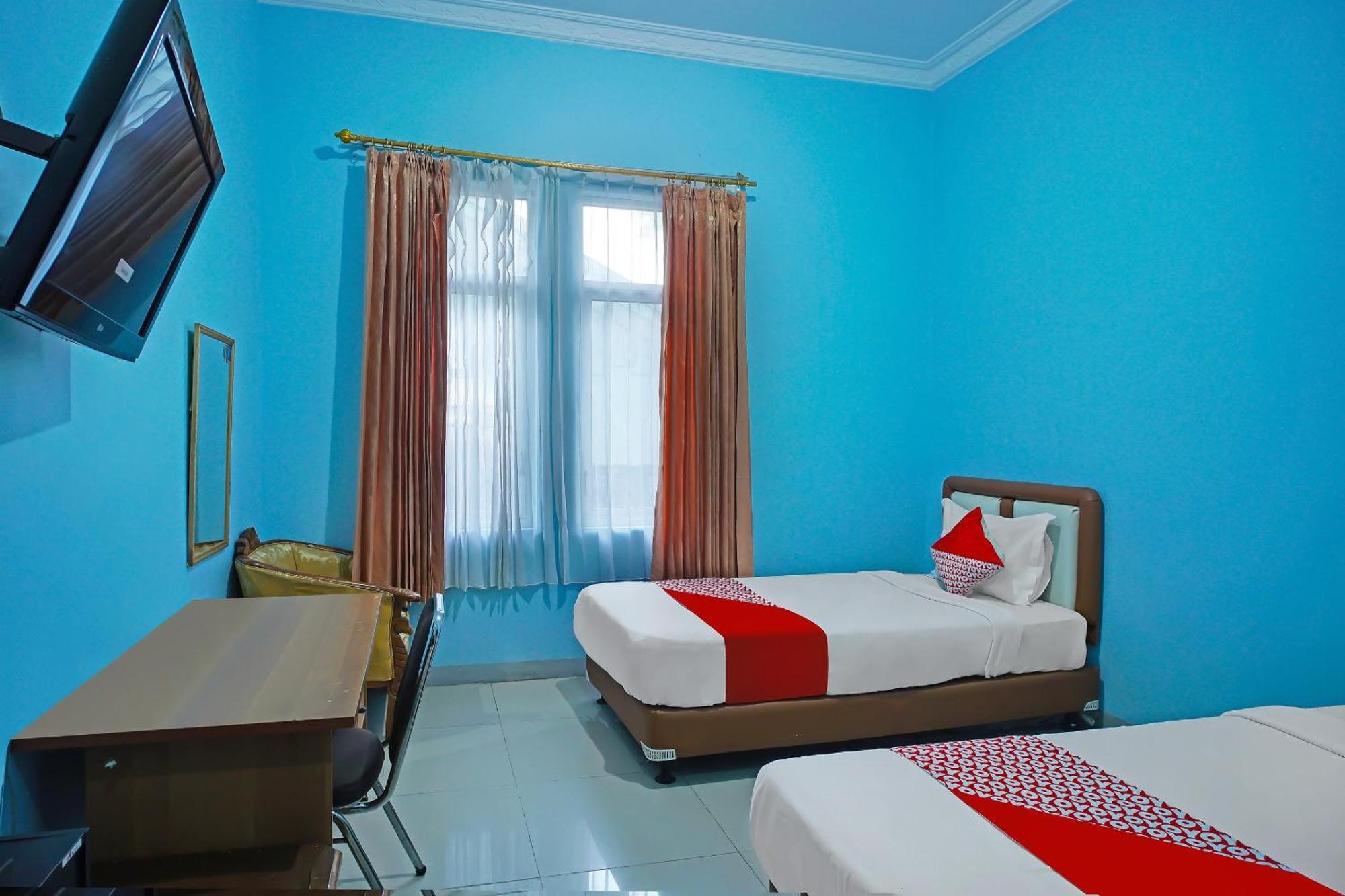 Oyo 92577 Hotel Sidikalang Near Kejaksaan Negeri Dairi Exteriör bild