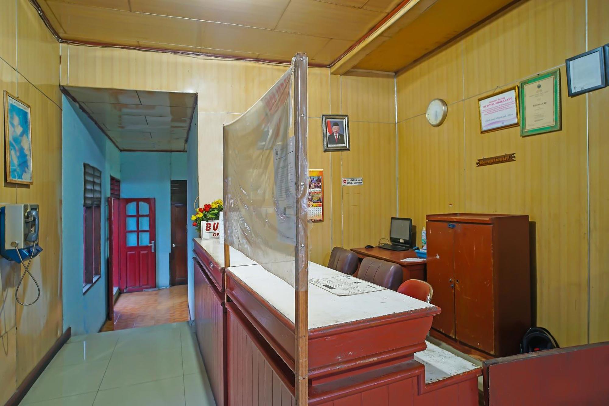 Oyo 92577 Hotel Sidikalang Near Kejaksaan Negeri Dairi Exteriör bild