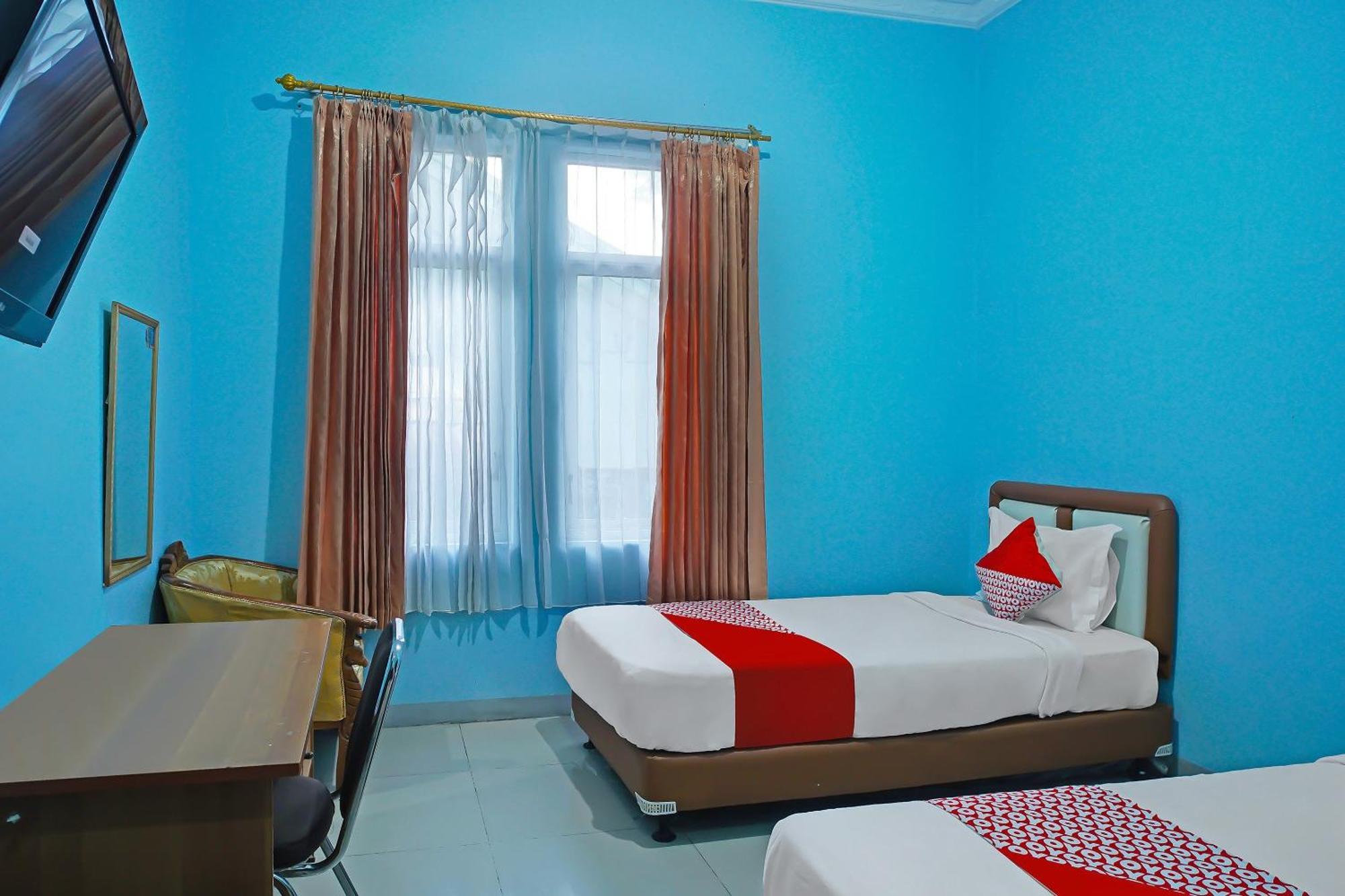 Oyo 92577 Hotel Sidikalang Near Kejaksaan Negeri Dairi Exteriör bild