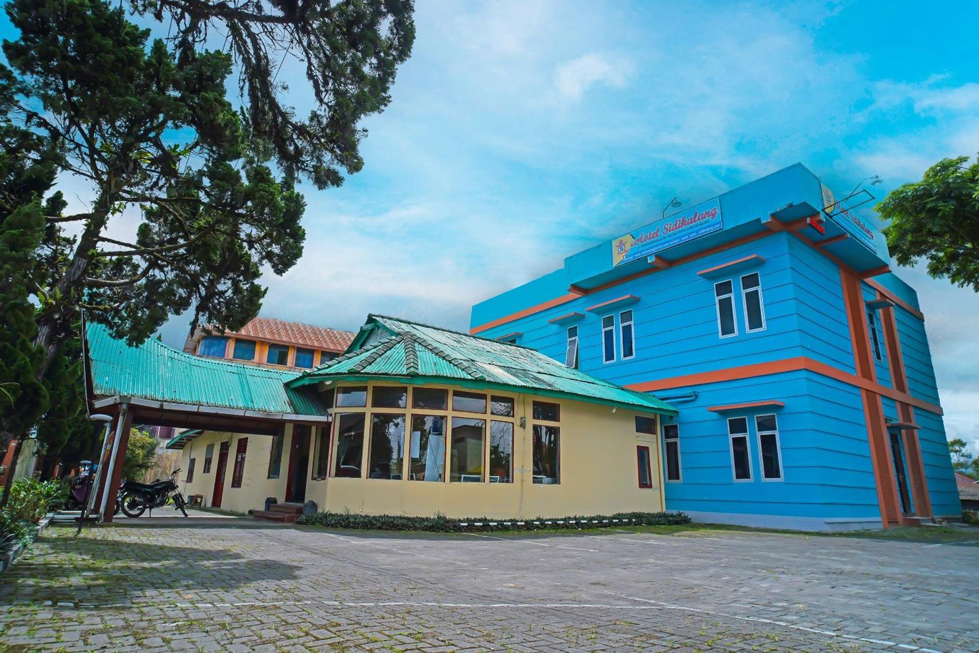 Oyo 92577 Hotel Sidikalang Near Kejaksaan Negeri Dairi Exteriör bild