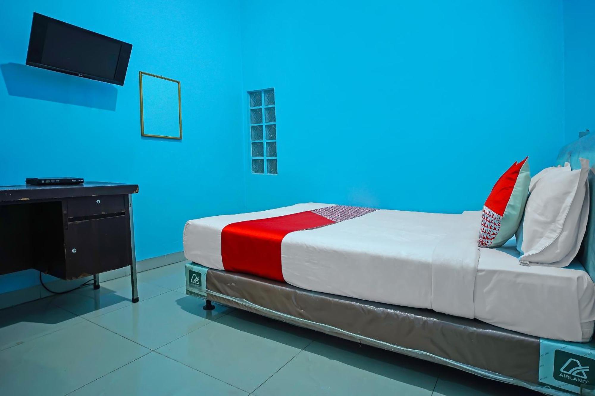 Oyo 92577 Hotel Sidikalang Near Kejaksaan Negeri Dairi Exteriör bild