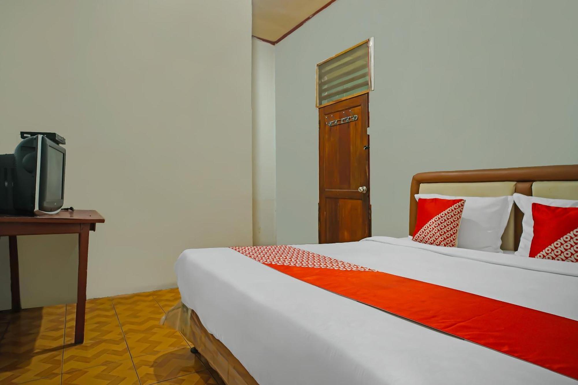 Oyo 92577 Hotel Sidikalang Near Kejaksaan Negeri Dairi Exteriör bild